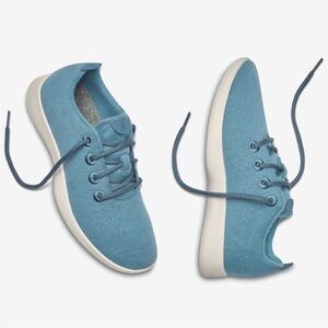 Like New Allbirds Wool Runner in Tide Pool